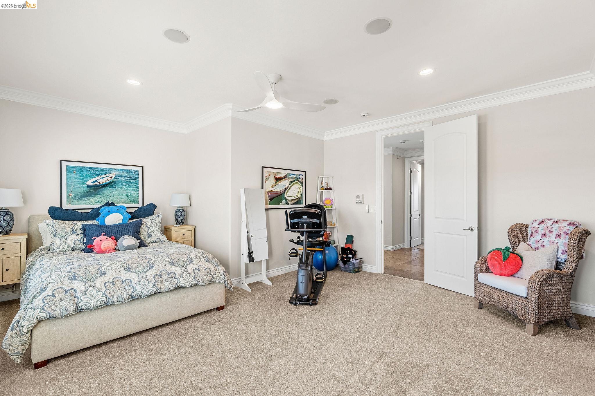5055 Cabrillo Pt