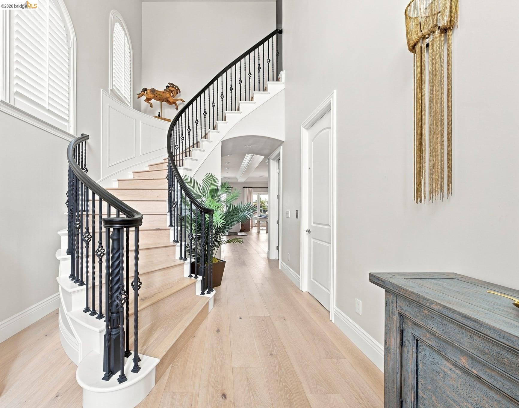 5055 Cabrillo Pt