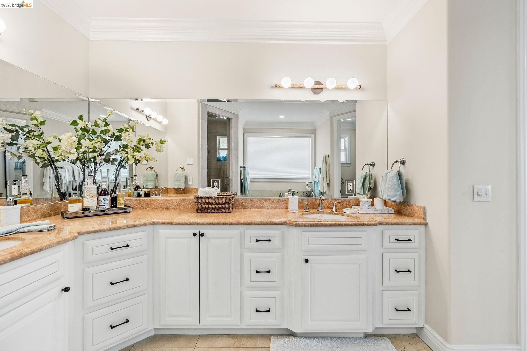 5055 Cabrillo Pt