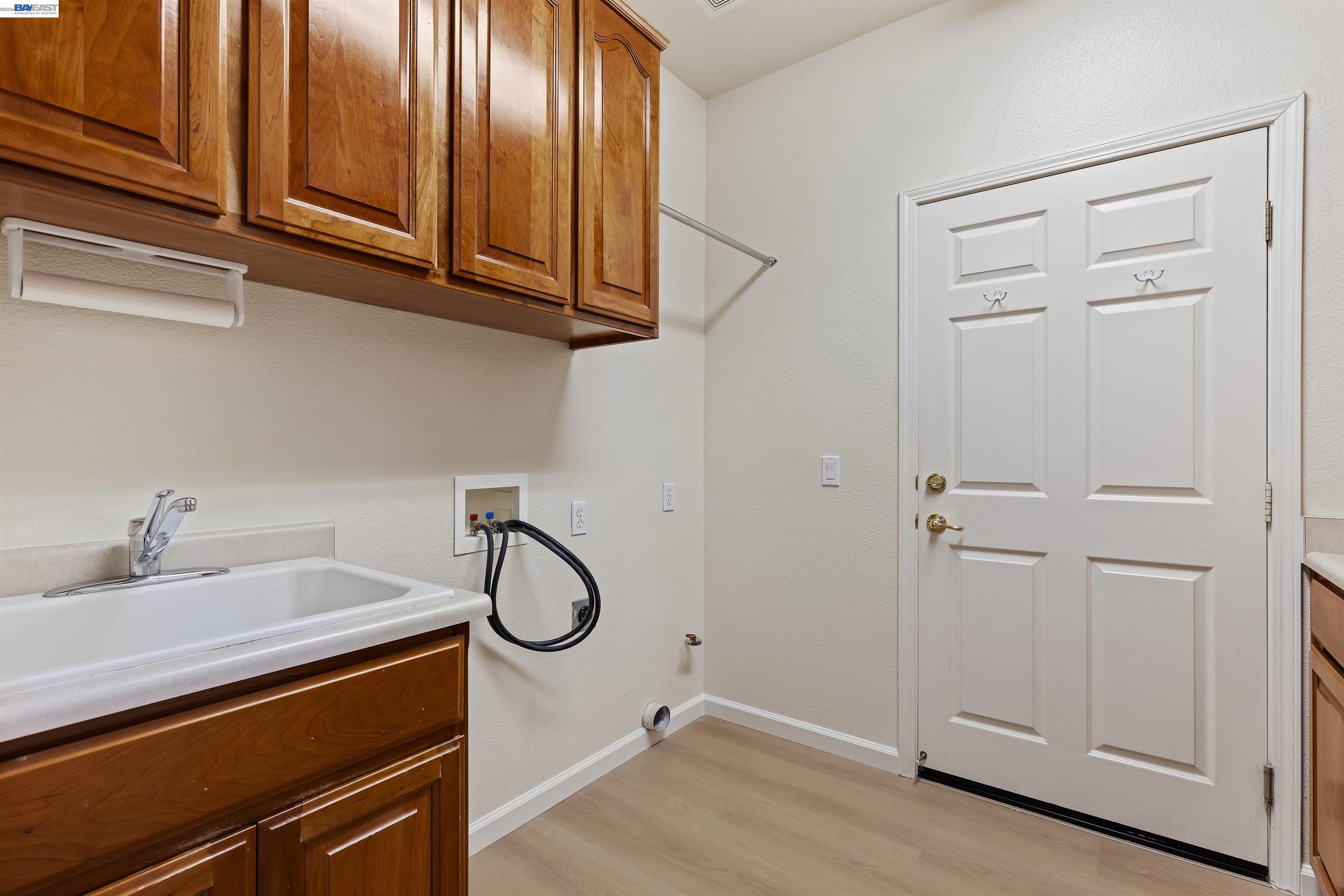 1503 Bismarck Ln