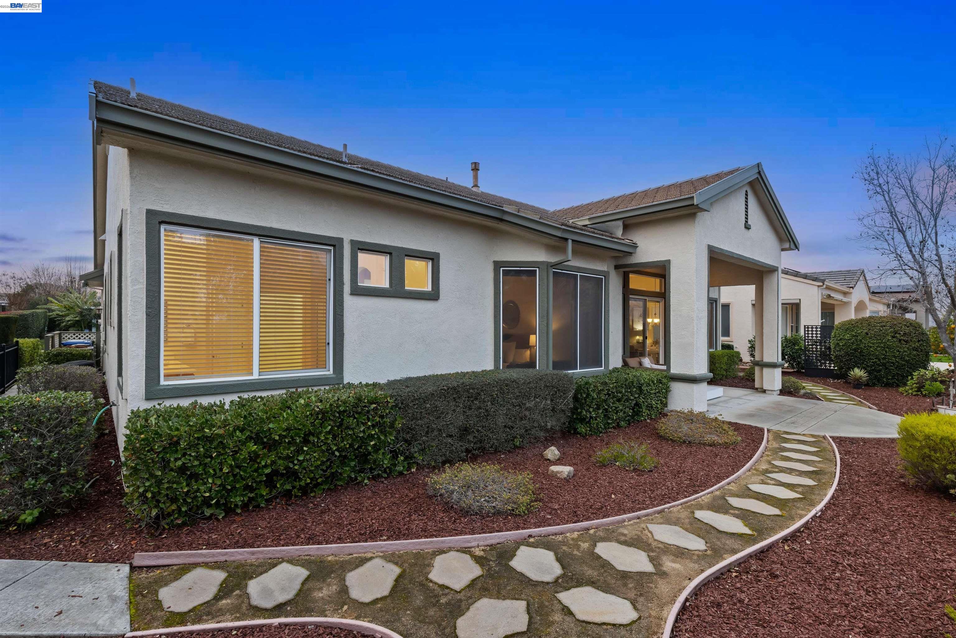1503 Bismarck Ln