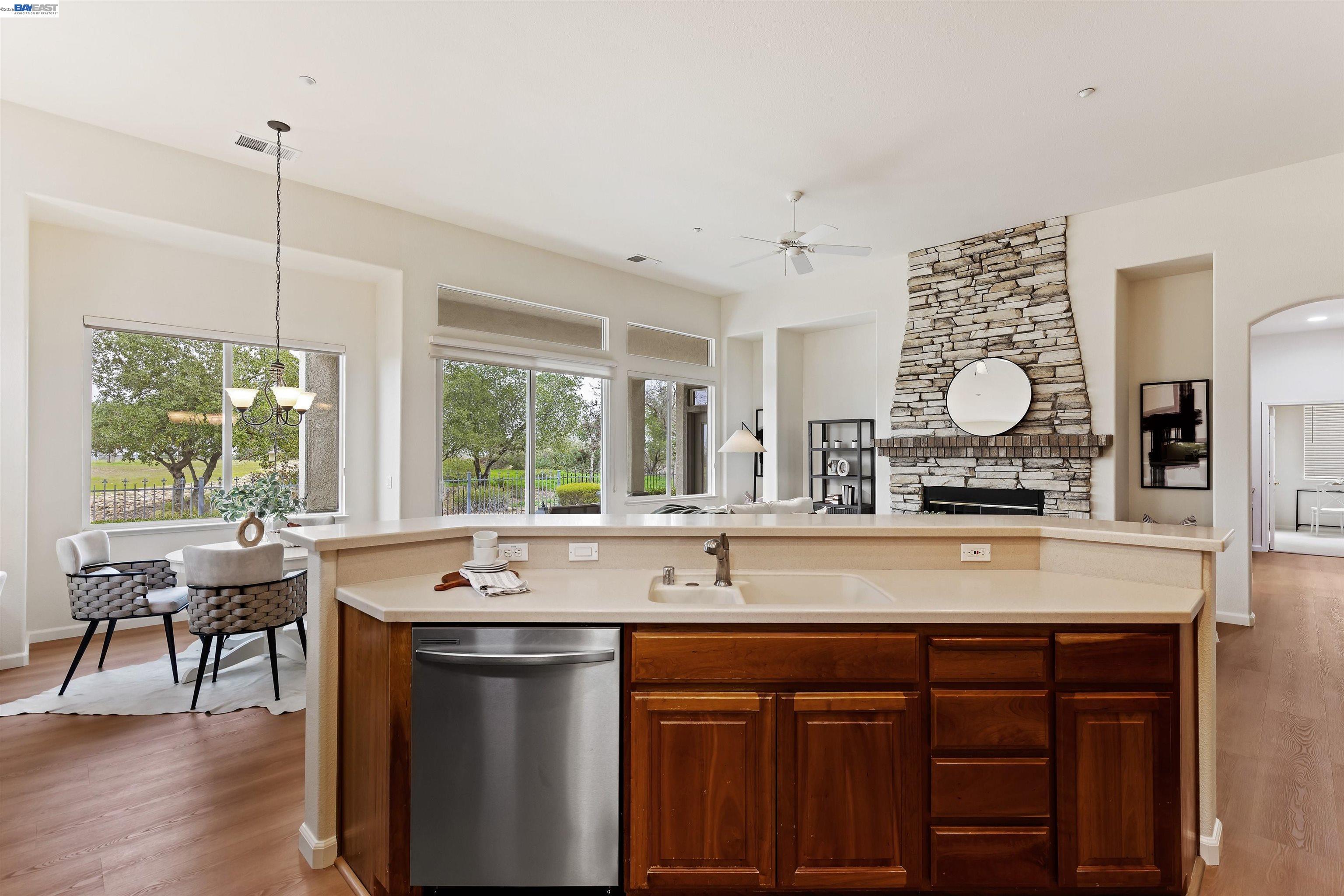 1503 Bismarck Ln