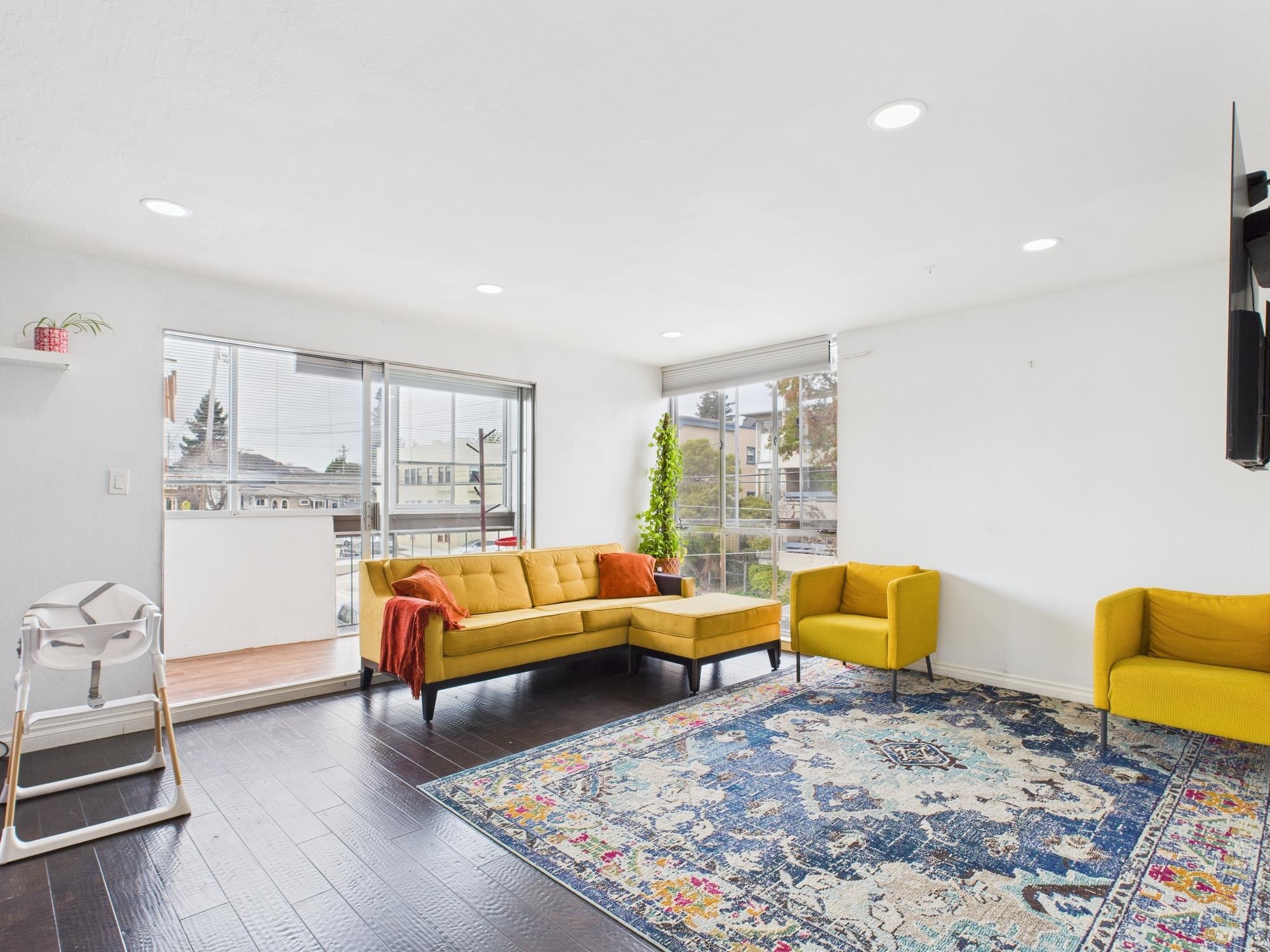 4099 Howe St # 202