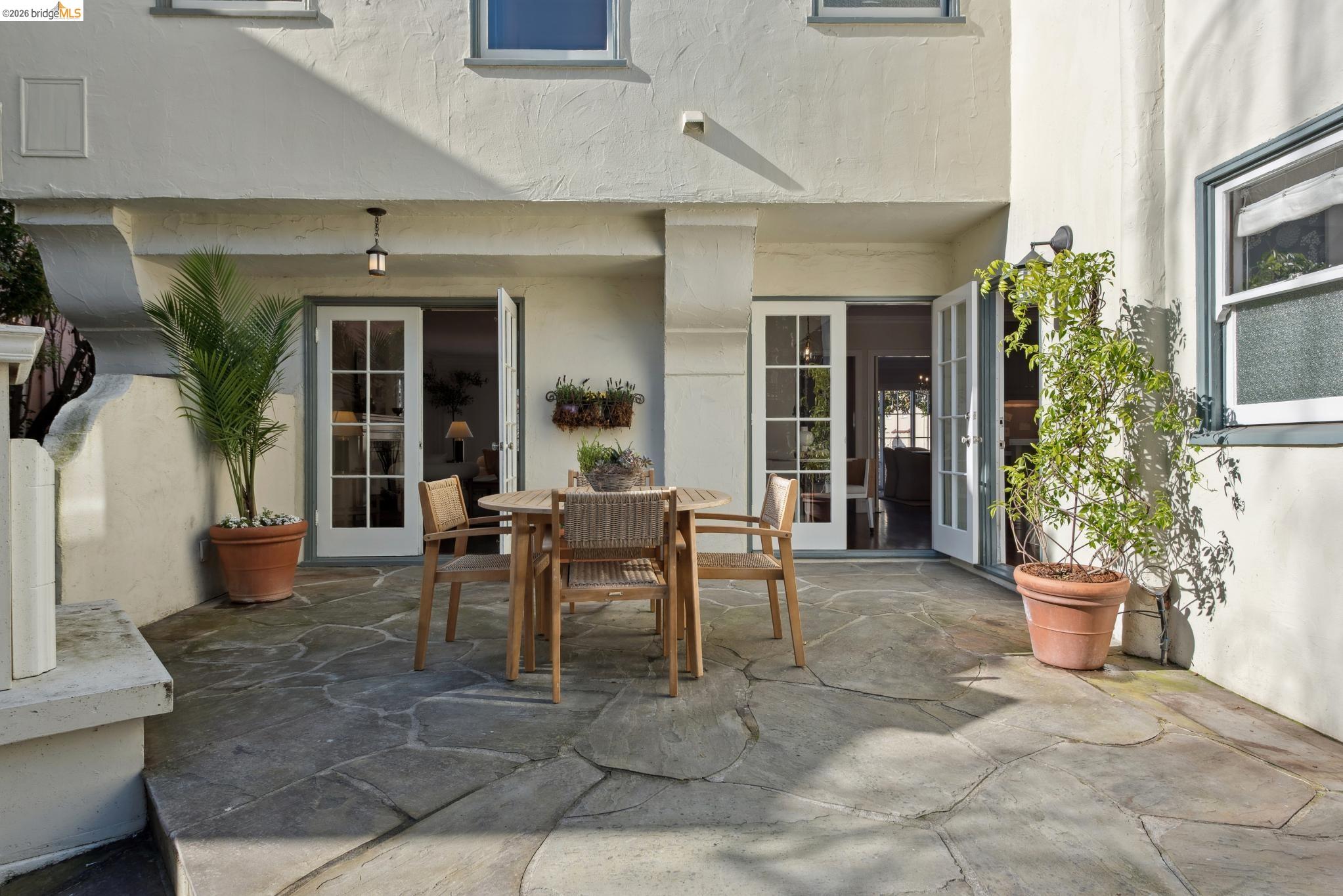 136 Waldo Ave