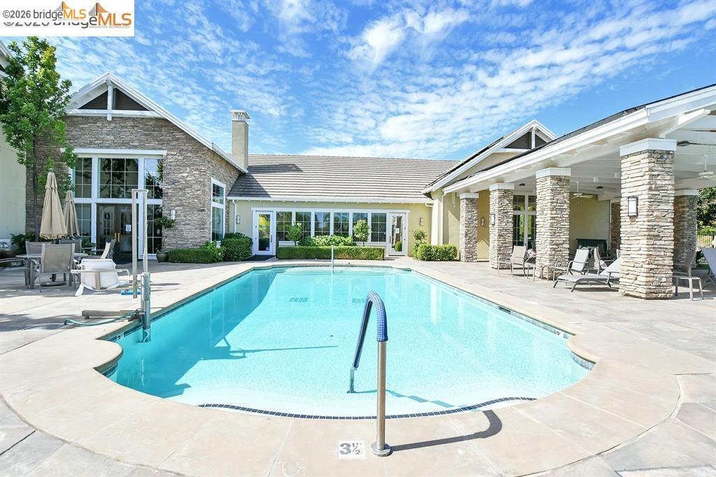 935 Centennial Dr