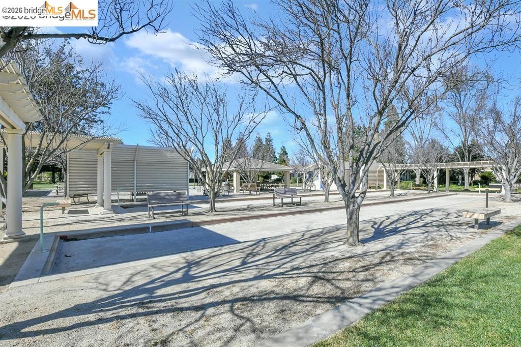 935 Centennial Dr