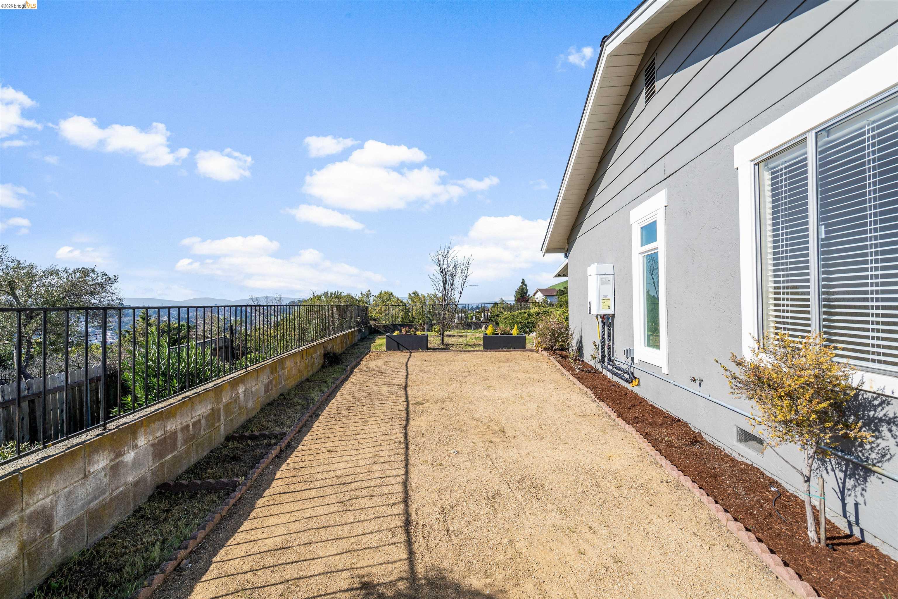 2662 Carmelita Way