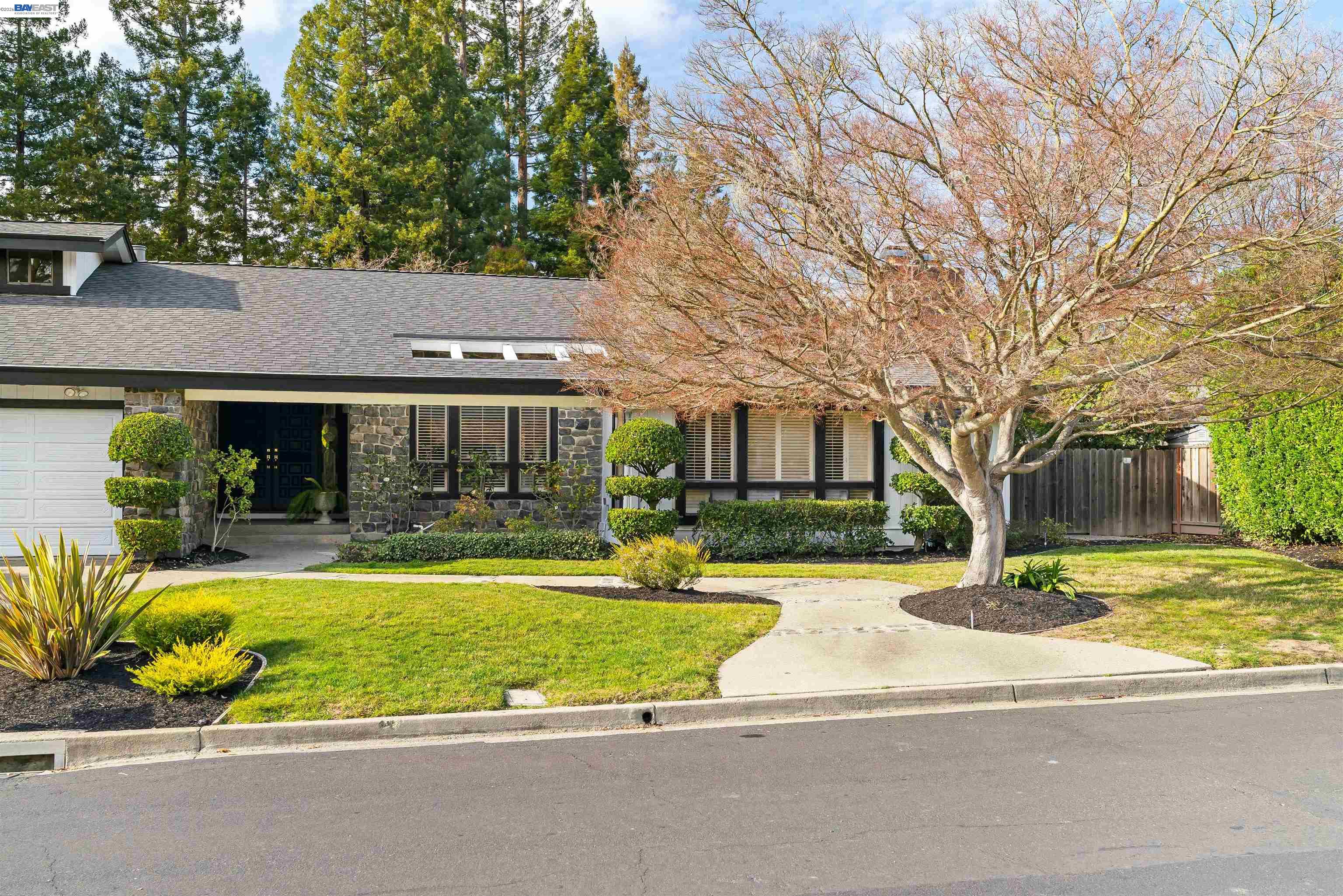 279 Bolla Ave