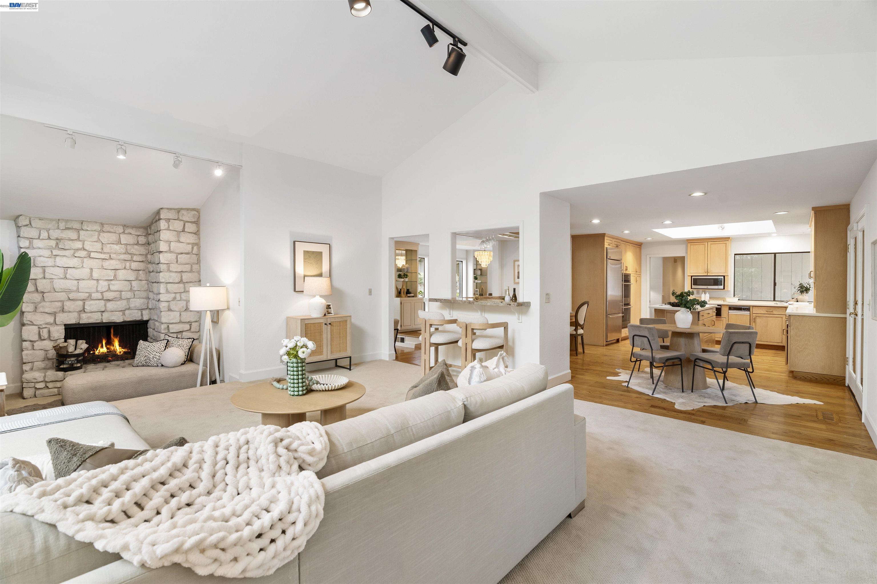 279 Bolla Ave