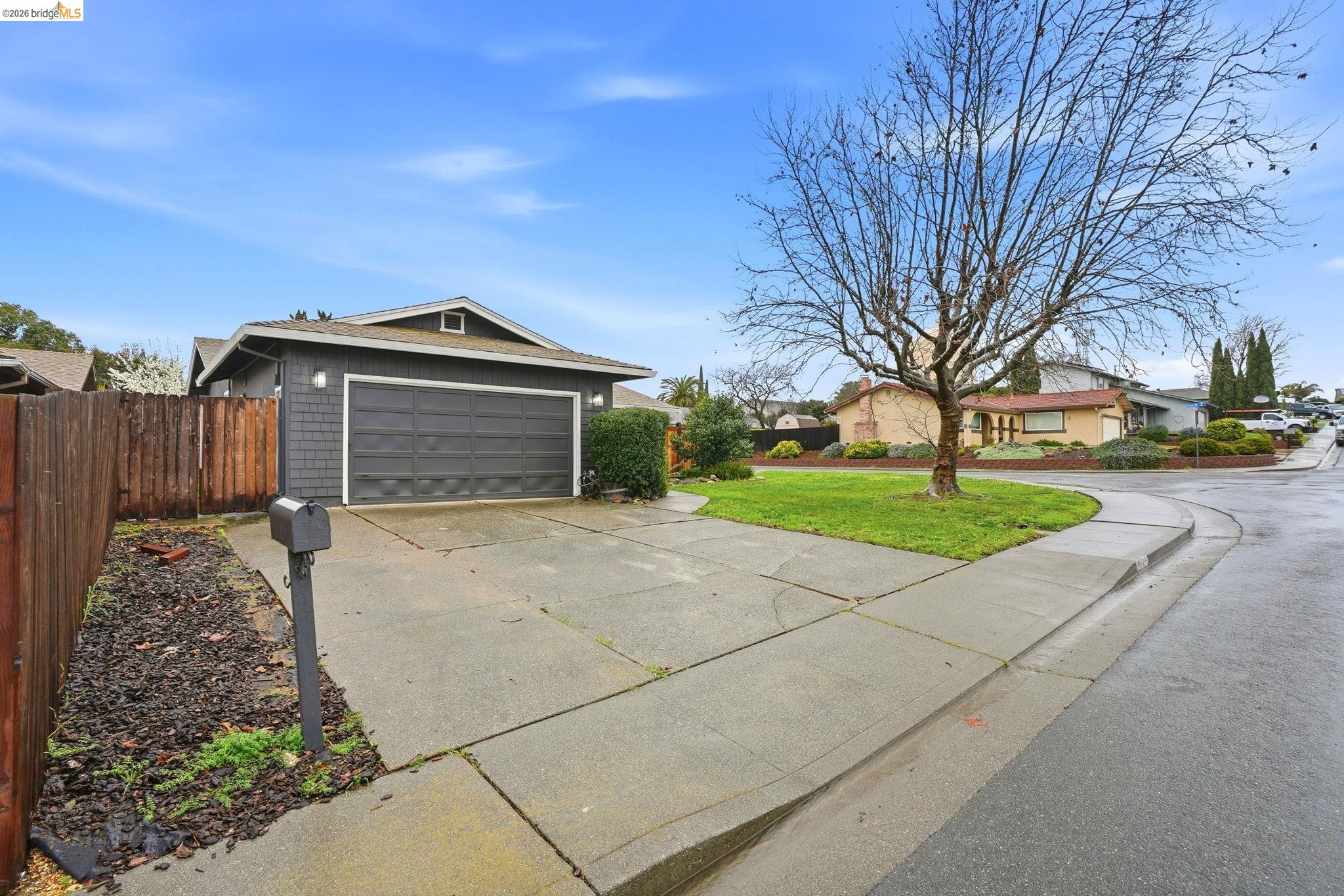 23 Shasta Dr