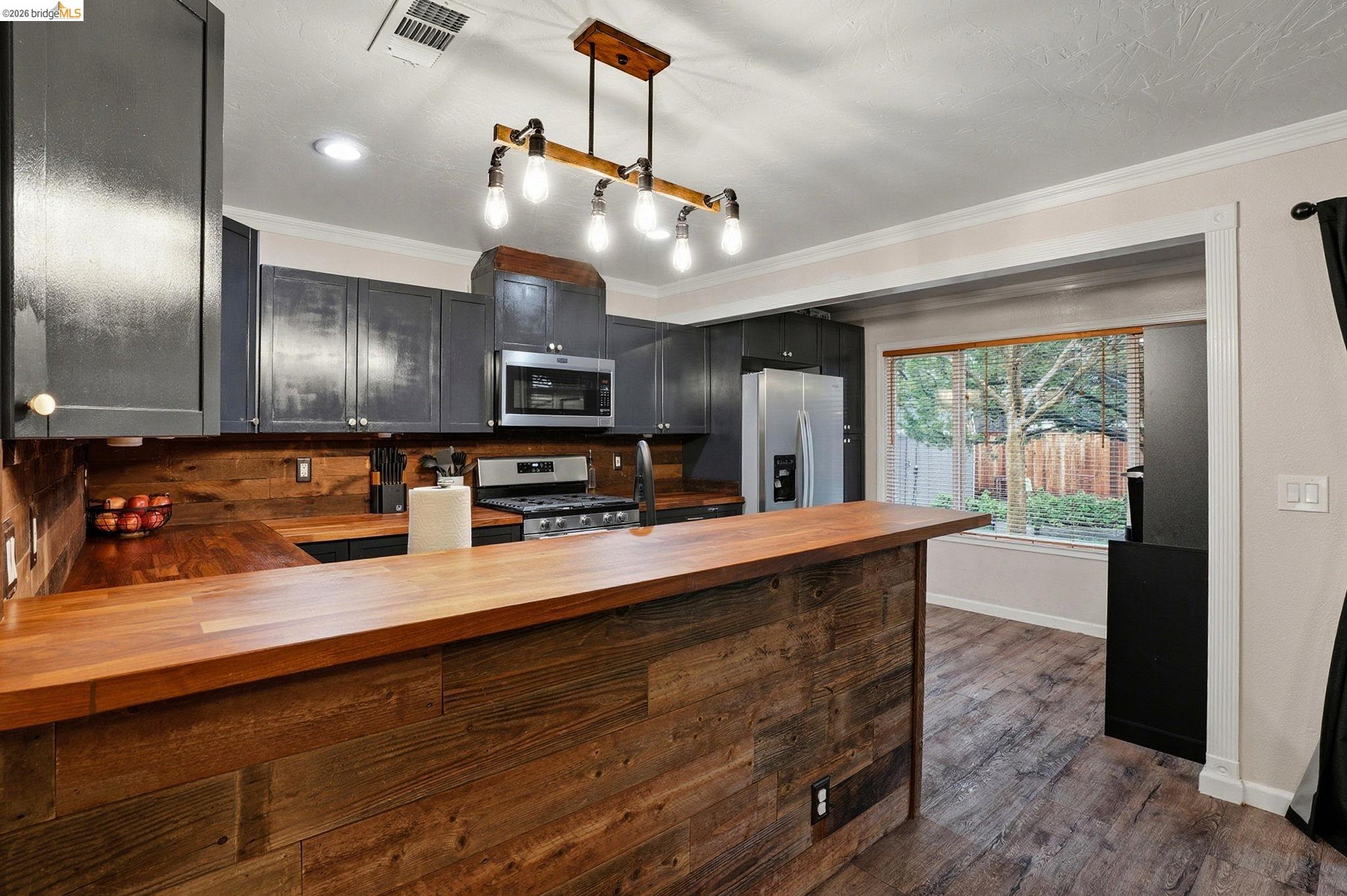 23 Shasta Dr