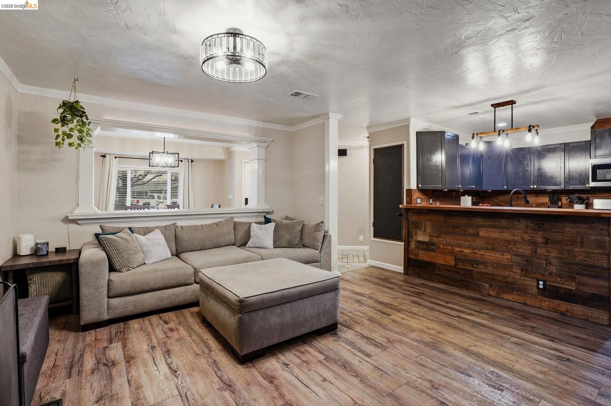 23 Shasta Dr