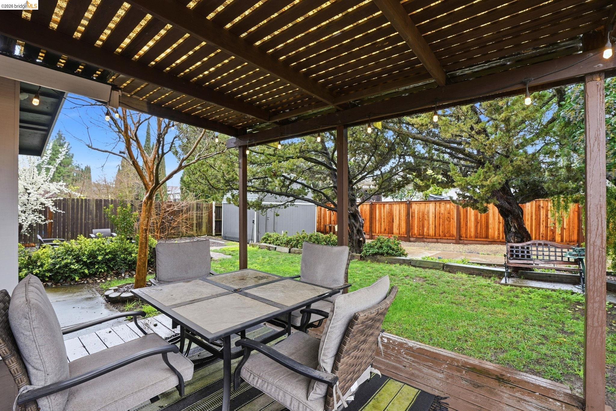 23 Shasta Dr