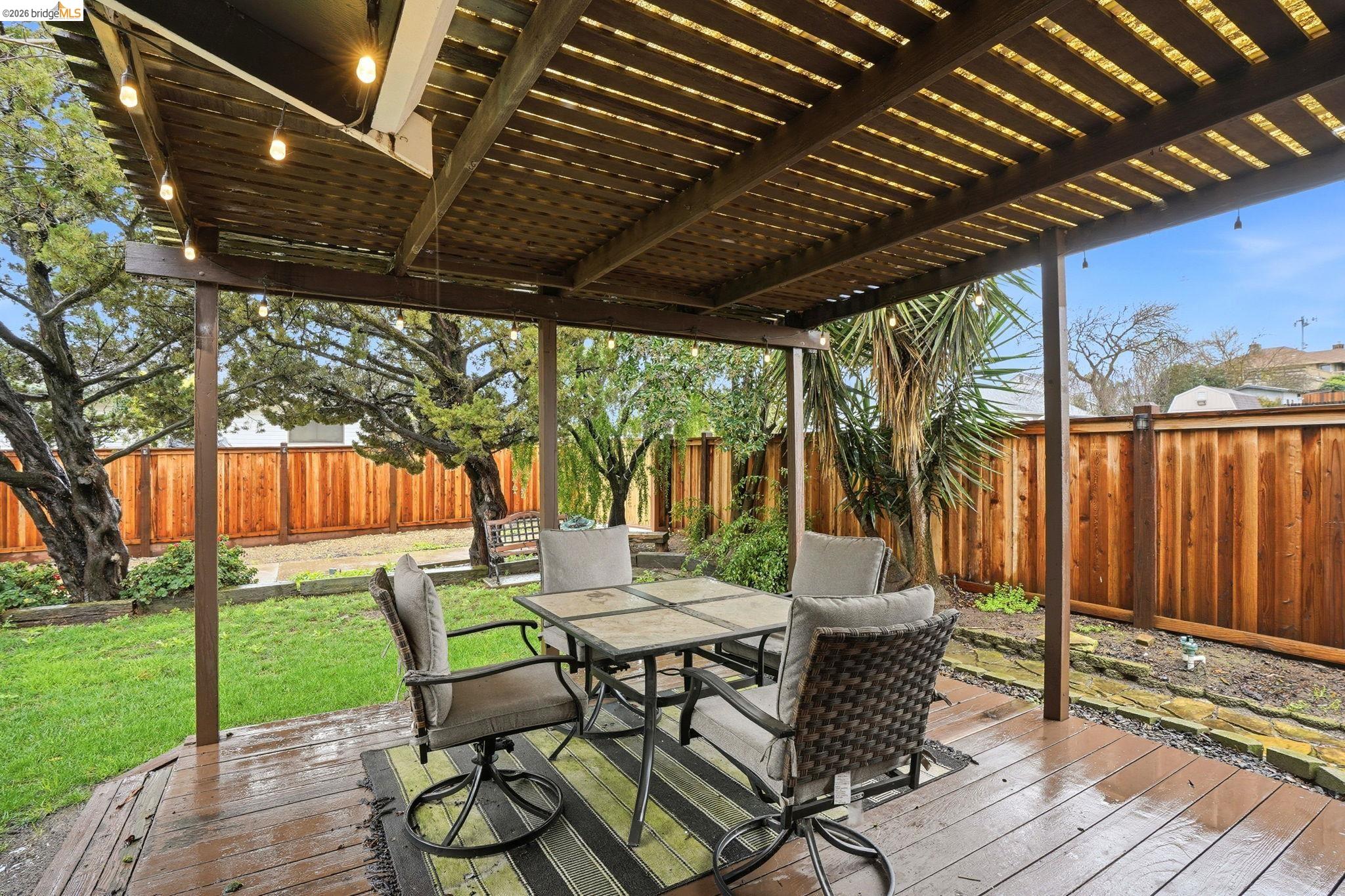 23 Shasta Dr