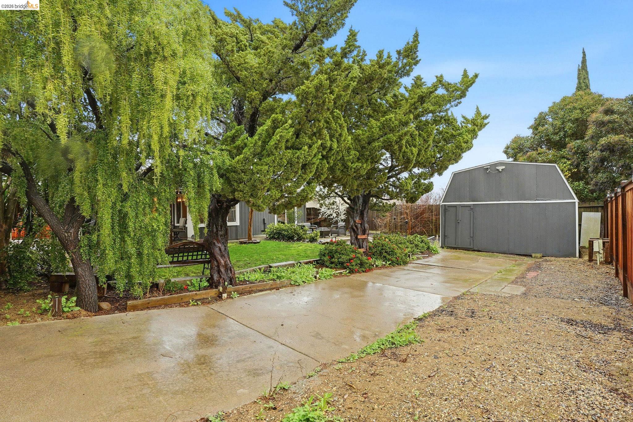 23 Shasta Dr