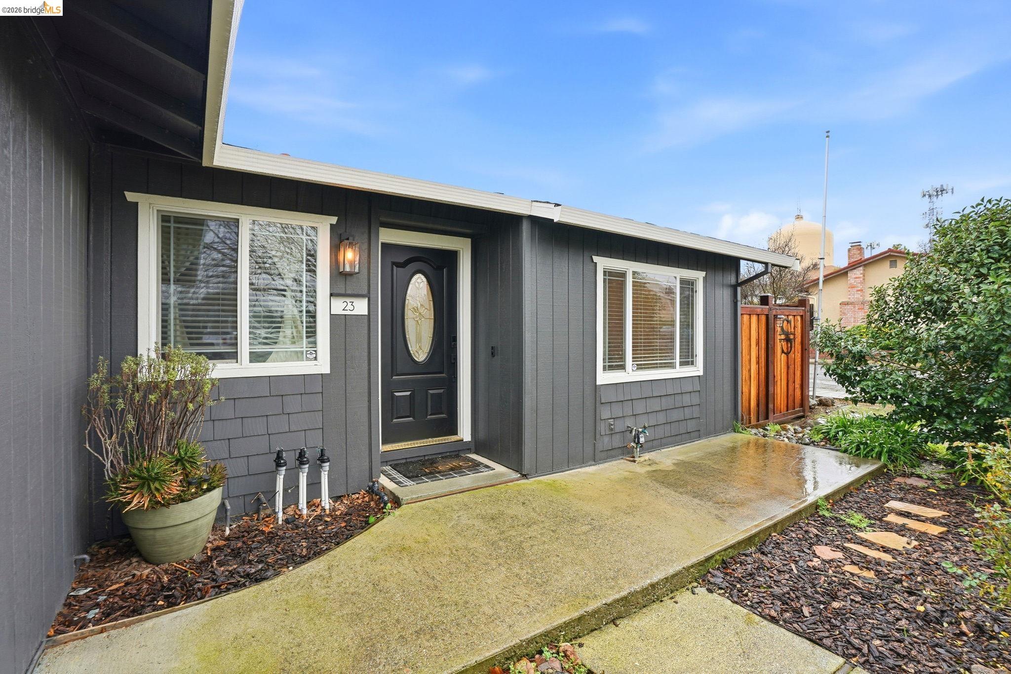 23 Shasta Dr