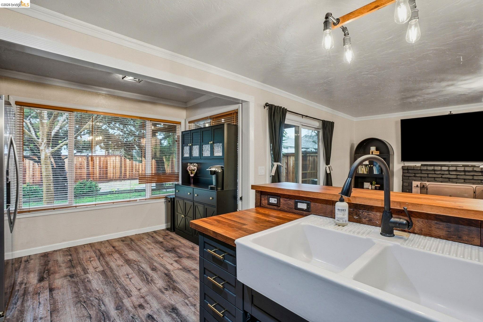 23 Shasta Dr