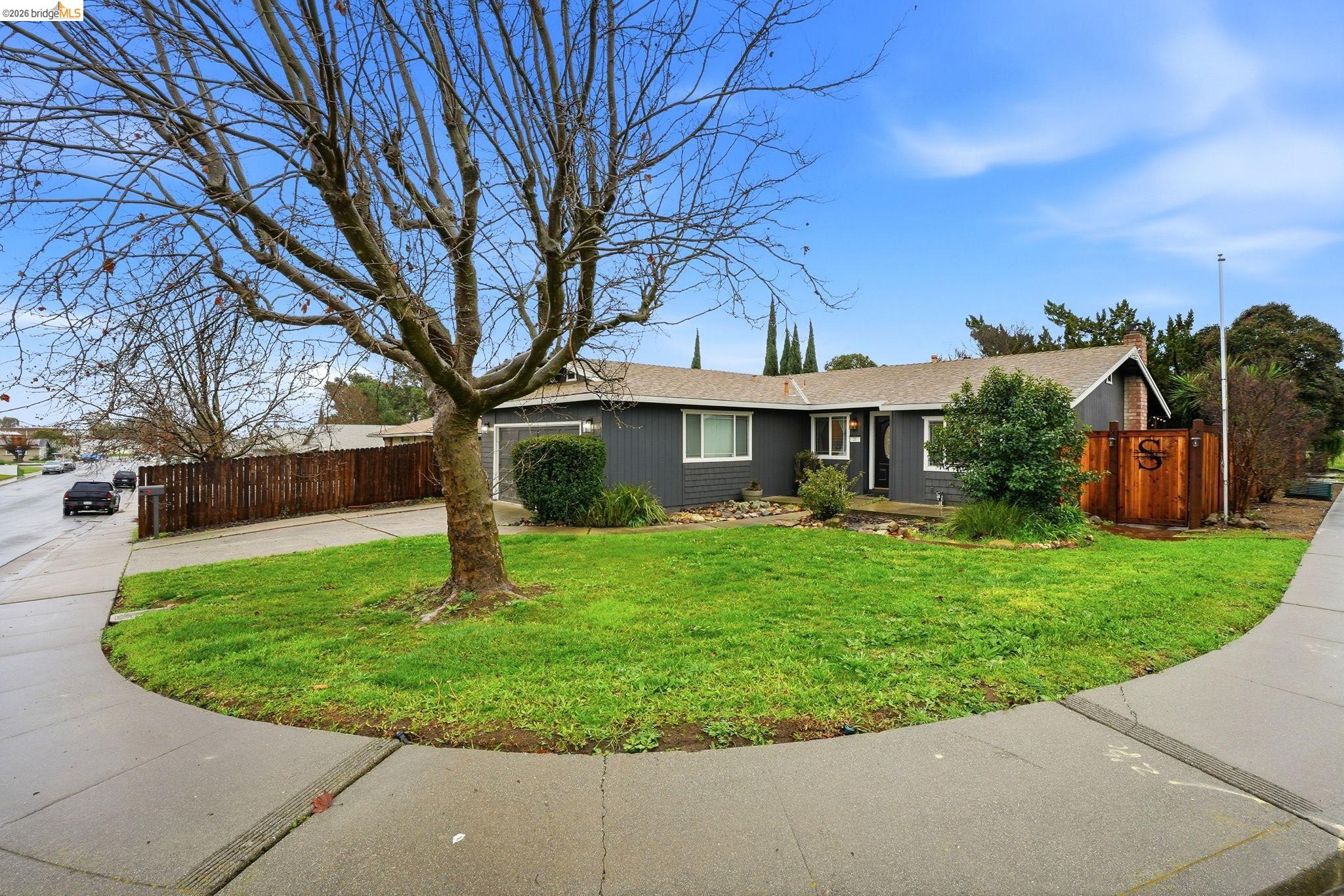 23 Shasta Dr