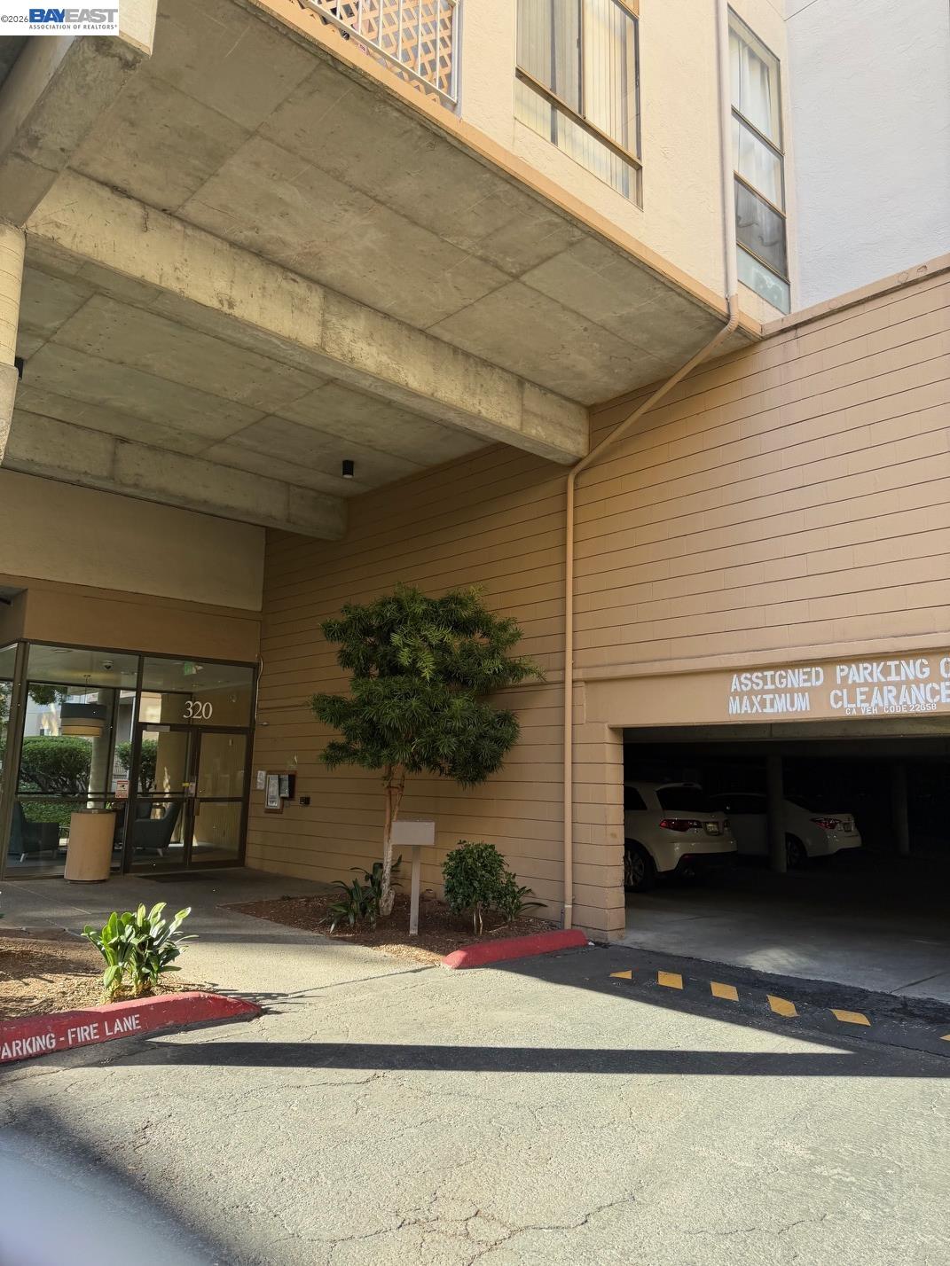 320 N Civic Dr # 103