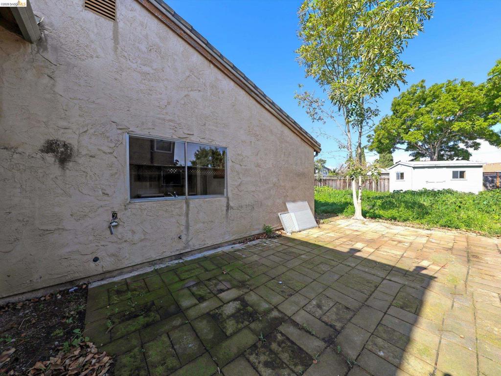 8093 8093 Del Monte Ave