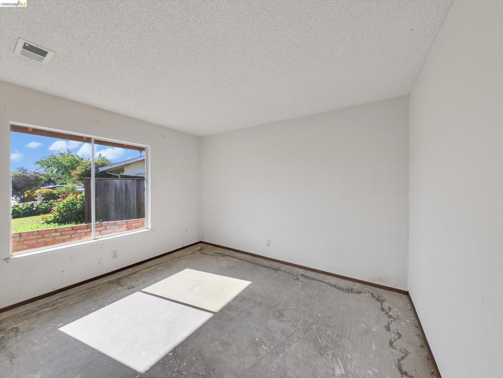 8093 8093 Del Monte Ave
