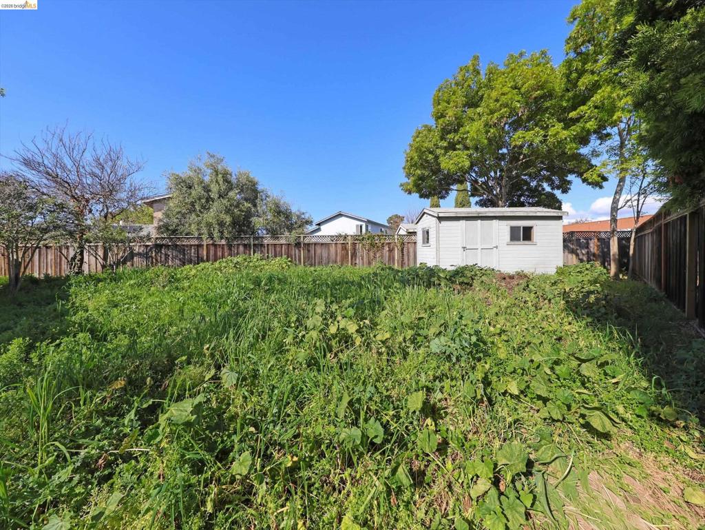 8093 8093 Del Monte Ave