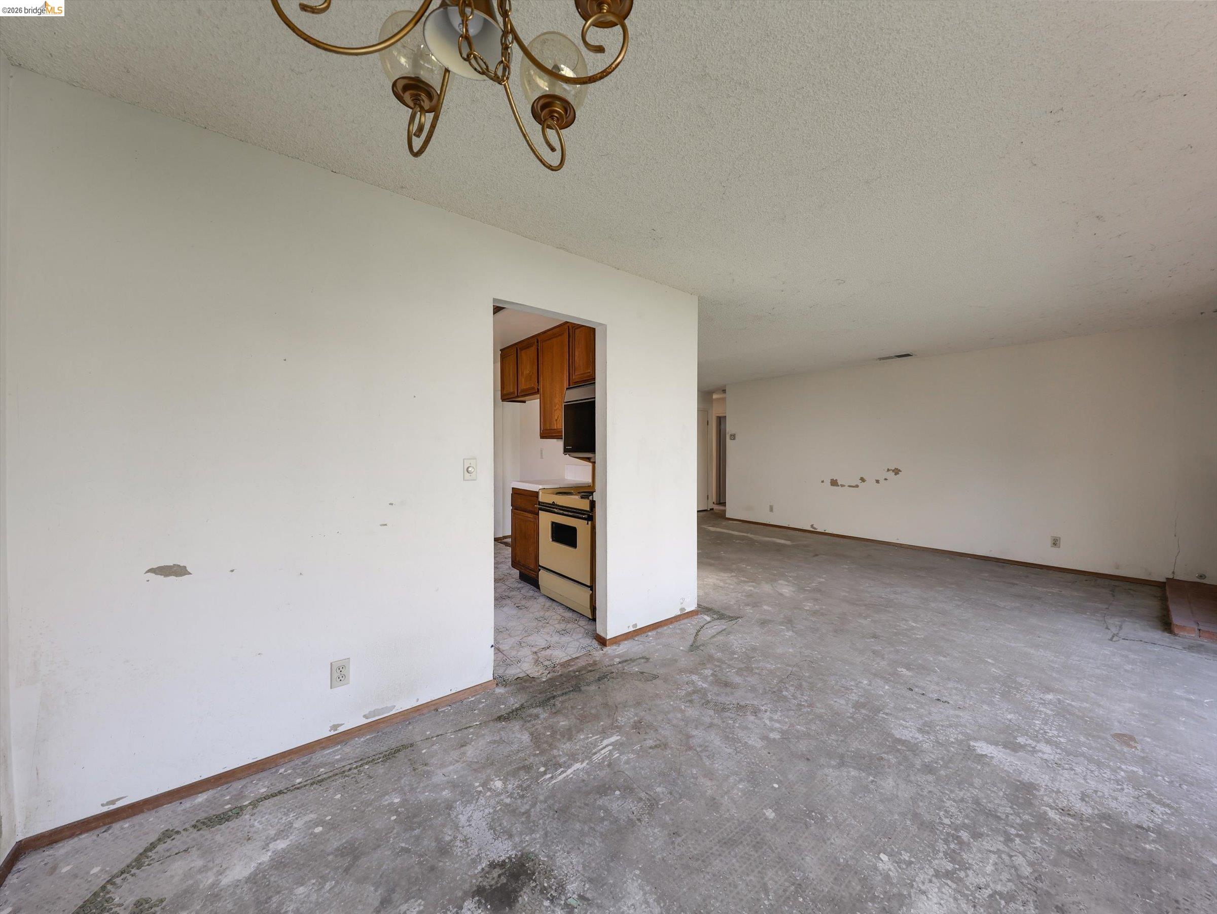 8093 Del Monte Ave