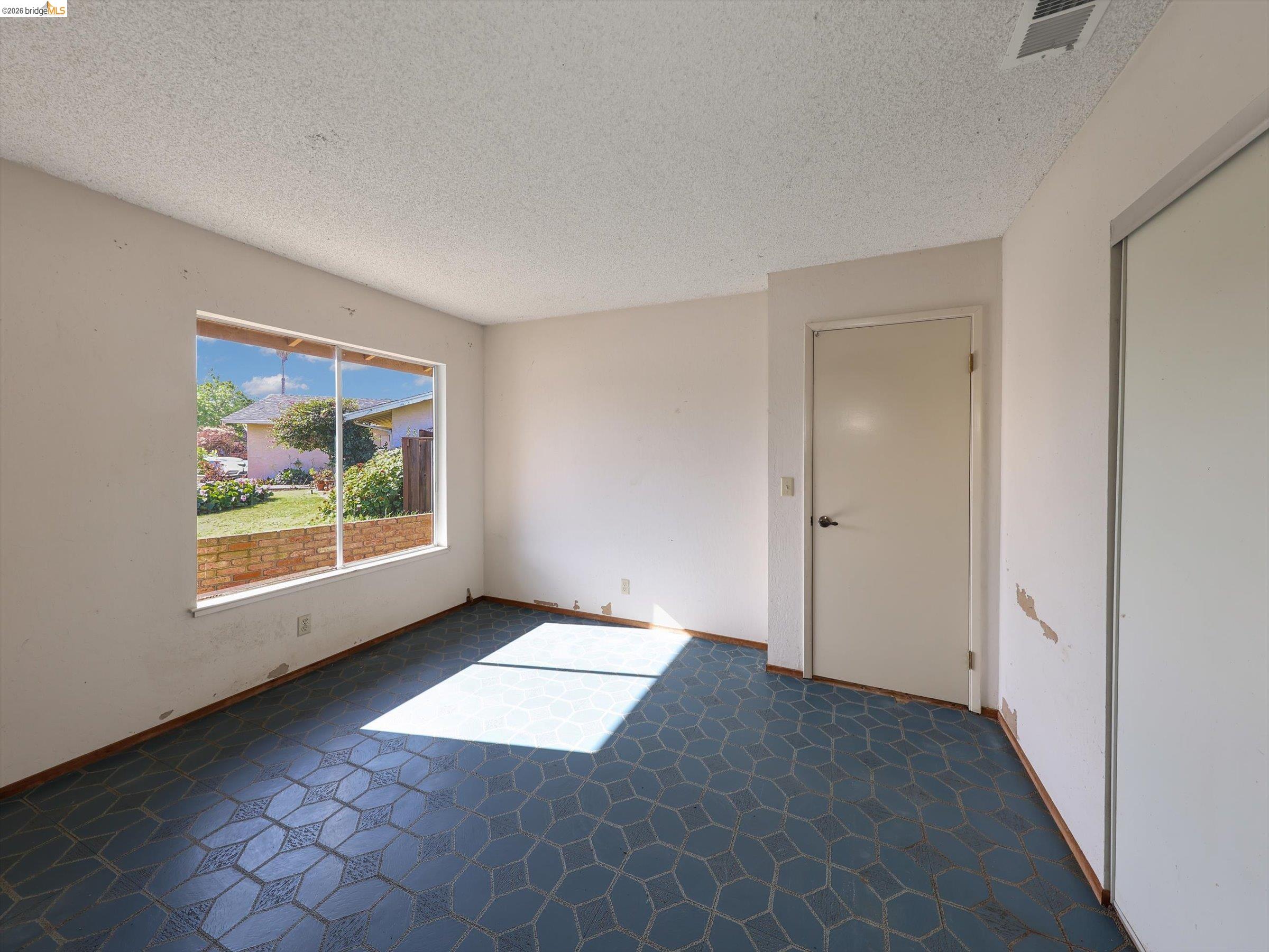 8093 Del Monte Ave