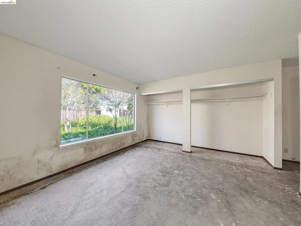8093 8093 Del Monte Ave