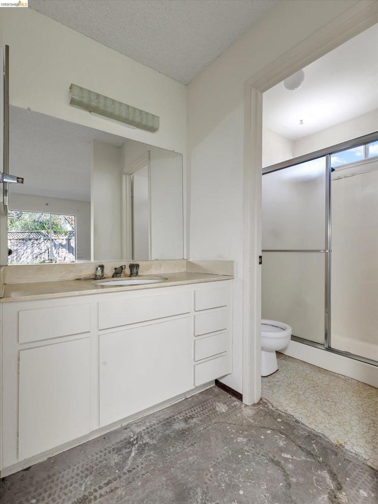8093 8093 Del Monte Ave