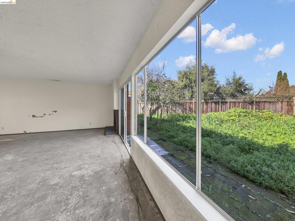 8093 8093 Del Monte Ave