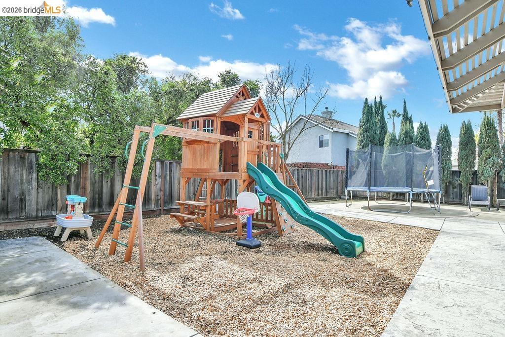 4010 Goleta Pl