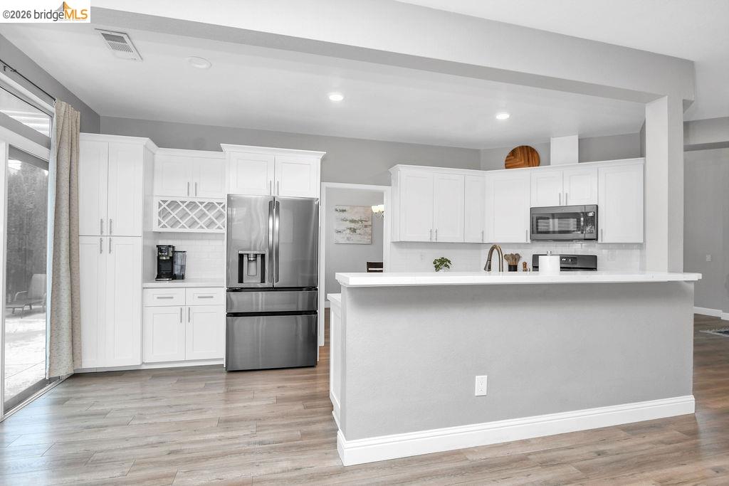 4010 Goleta Pl