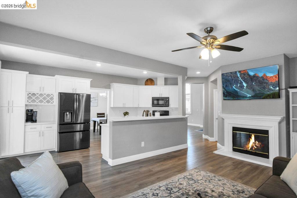 4010 Goleta Pl