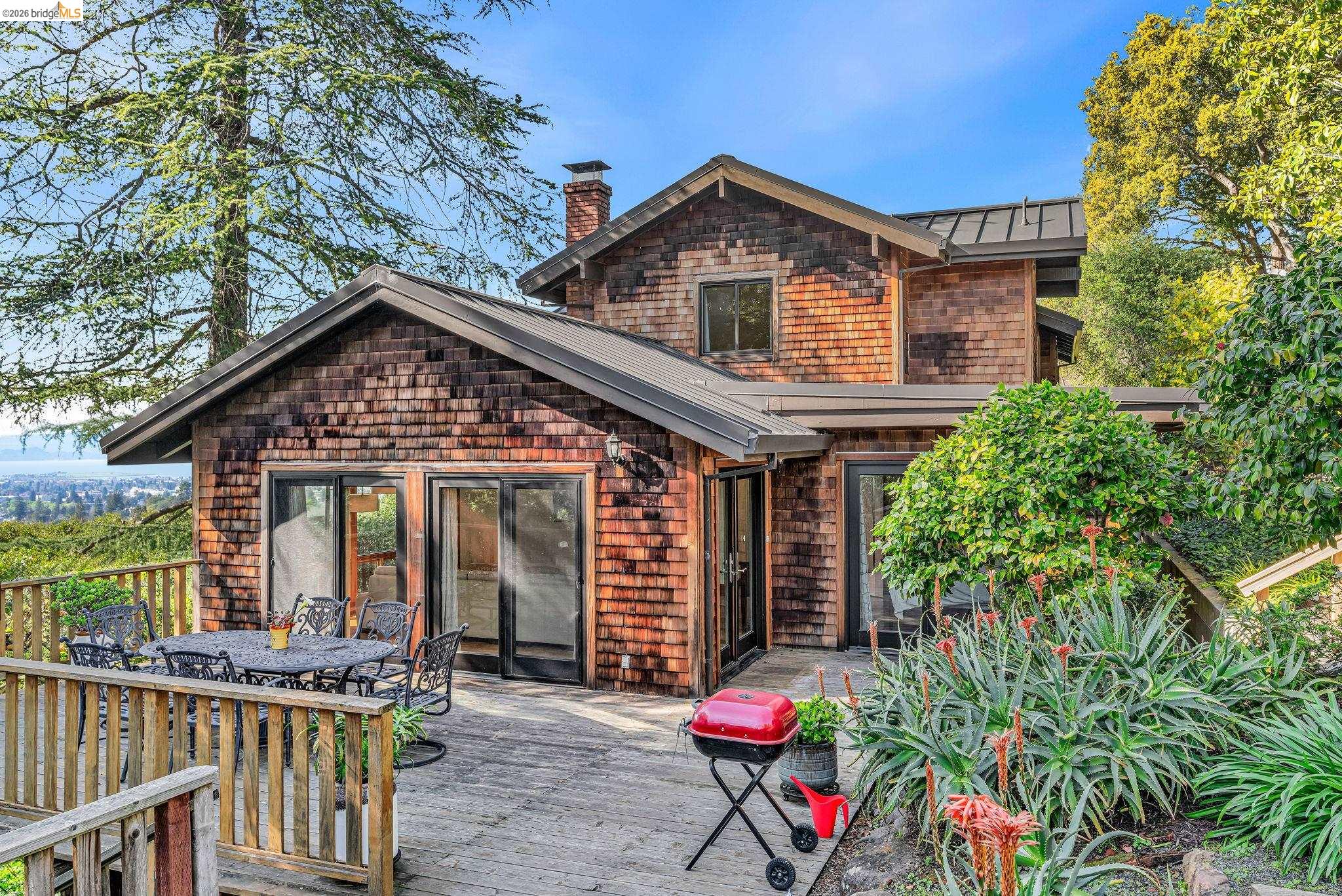 641 Alvarado Rd