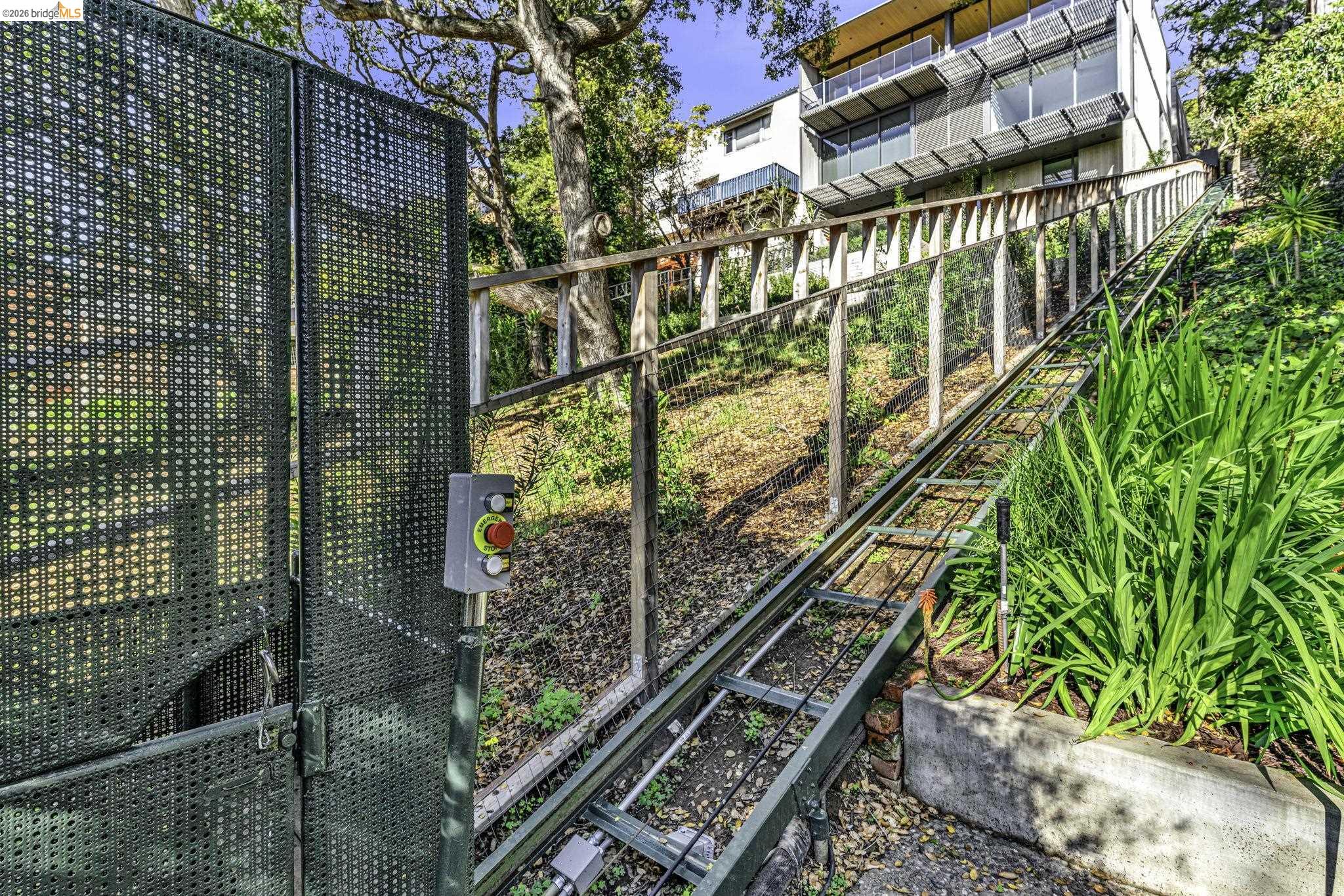 641 Alvarado Rd
