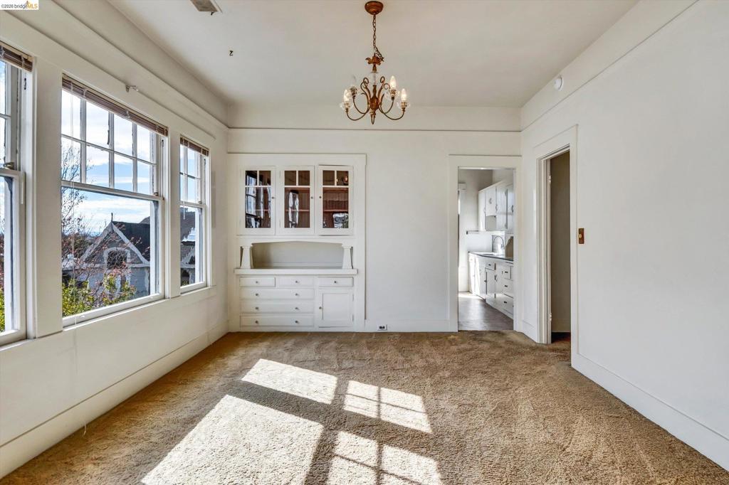 1822 1822 Clinton Ave