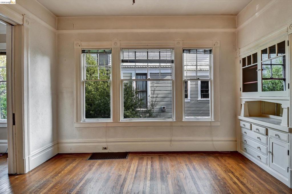 1822 1822 Clinton Ave