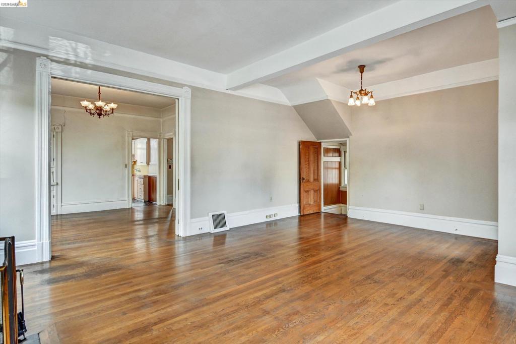 1822 1822 Clinton Ave