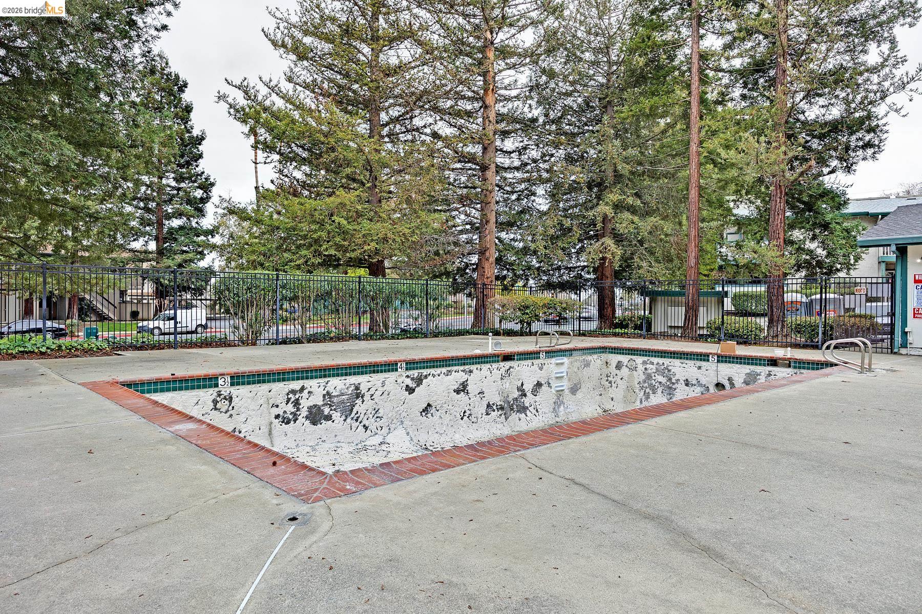 5425 Concord Blvd Unit: H2