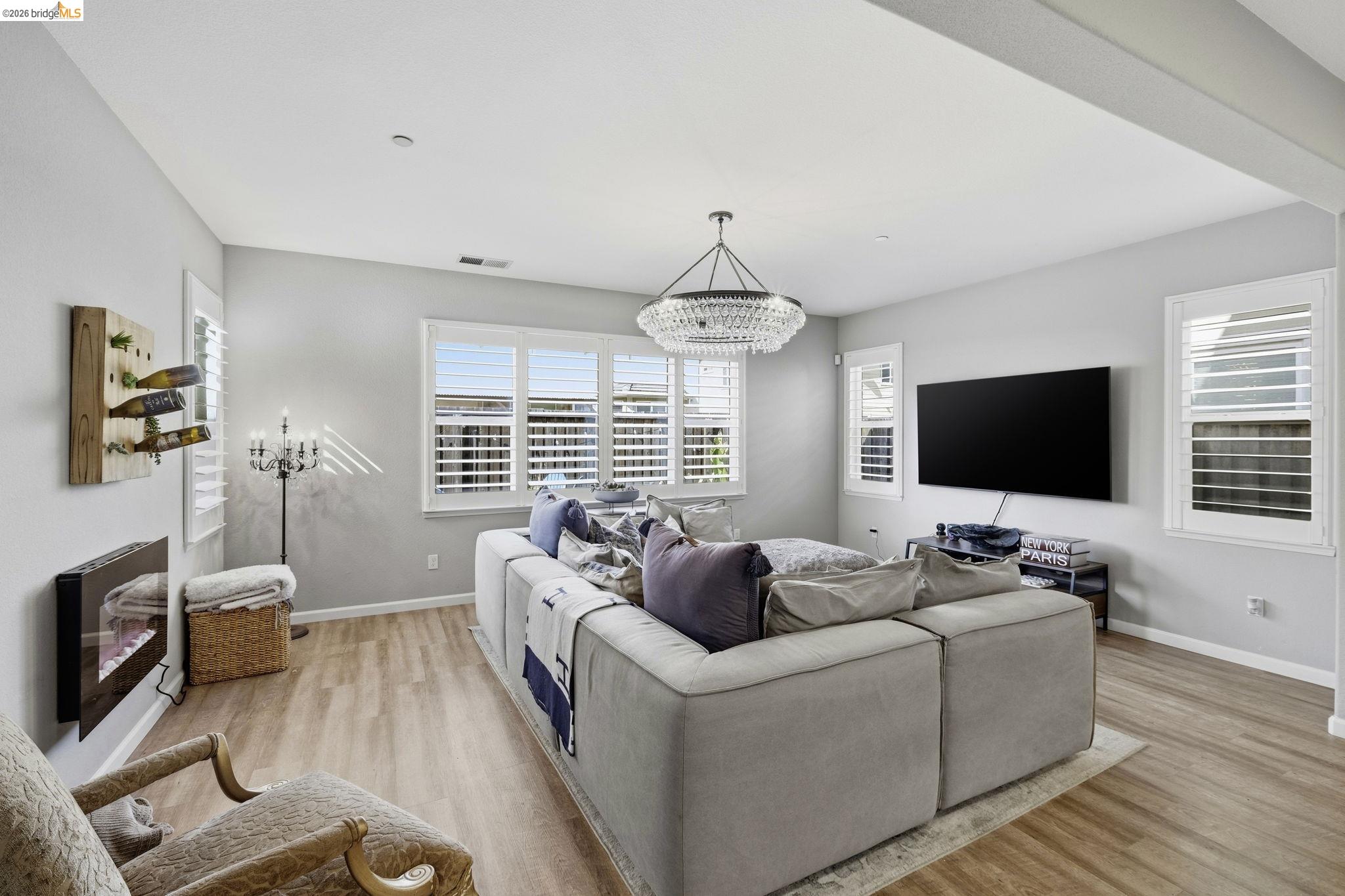 369 Parkfield Way
