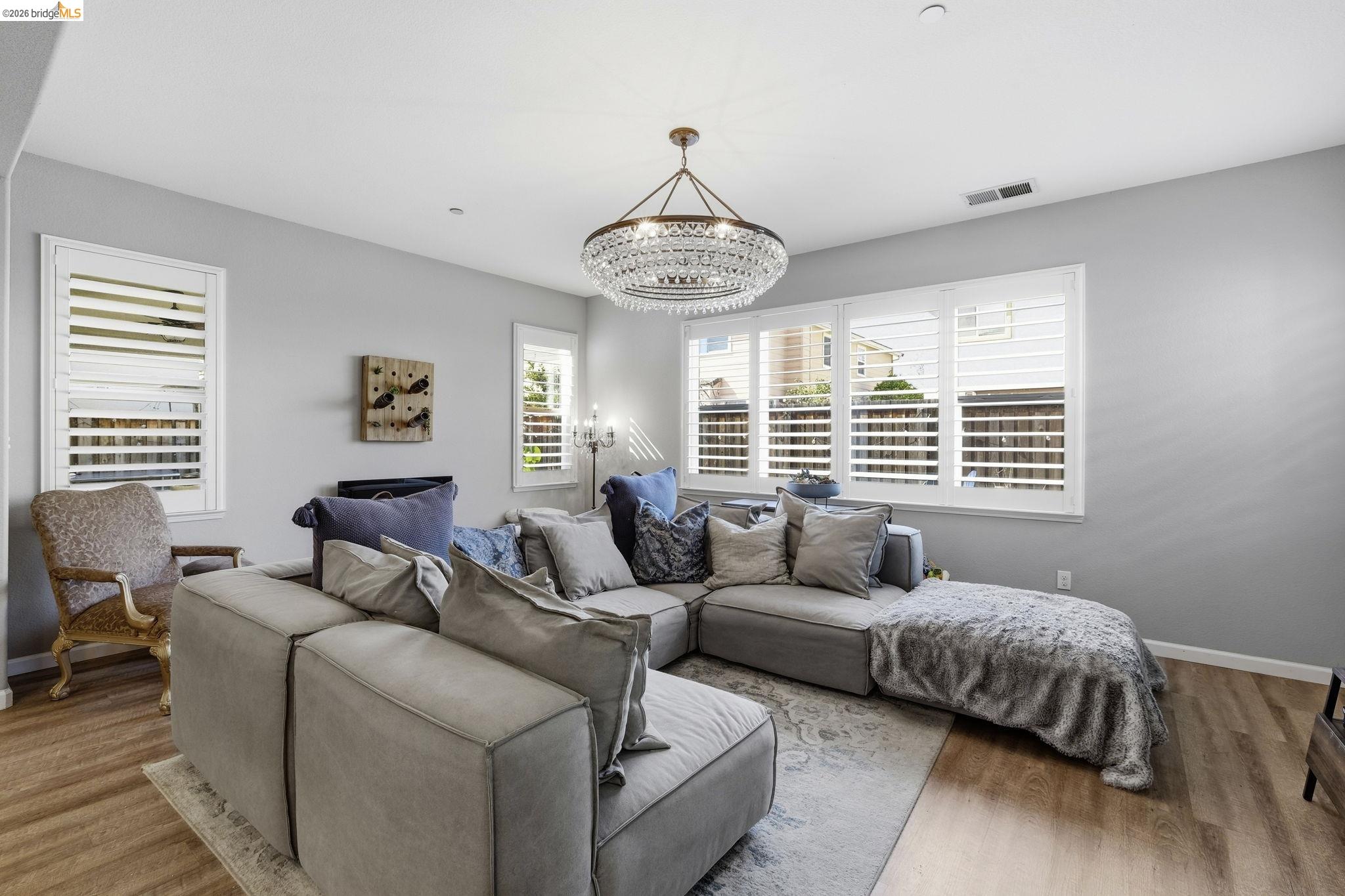 369 Parkfield Way
