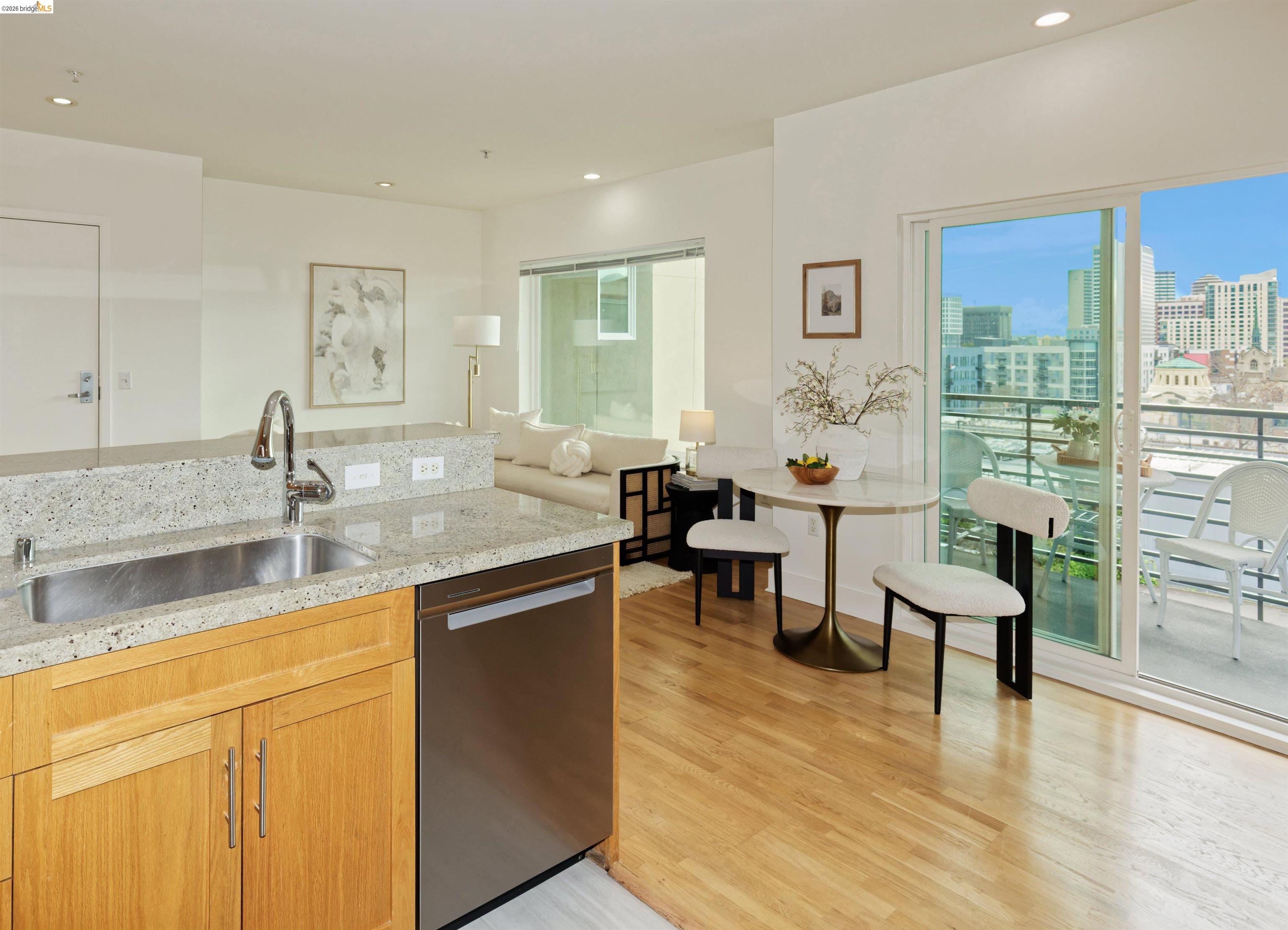 371 30th Street # 404