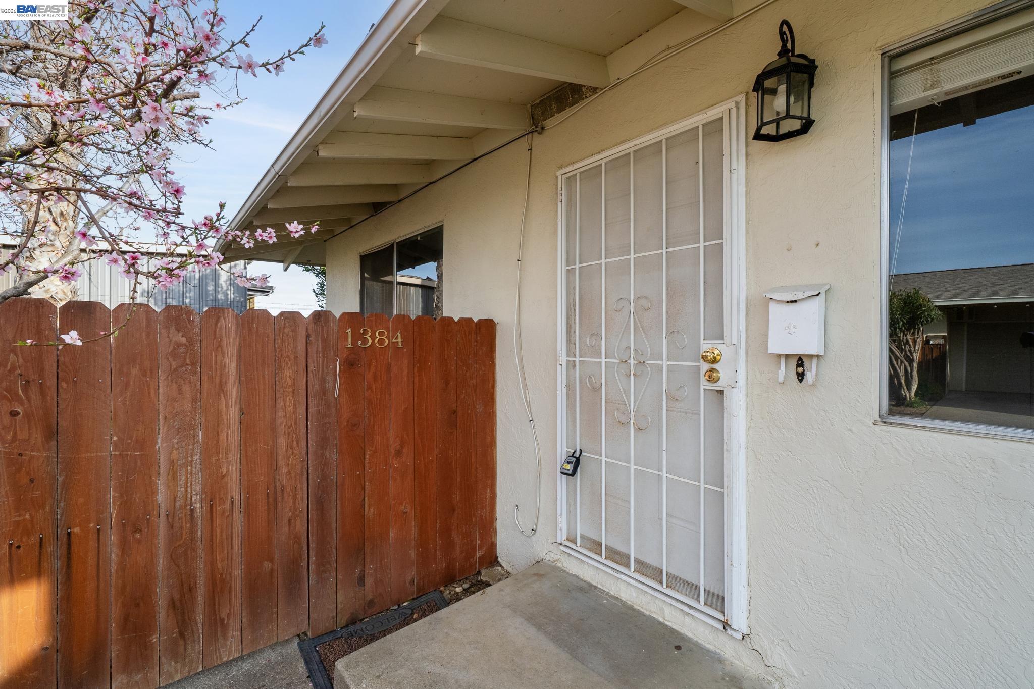 1384 Berry Ln