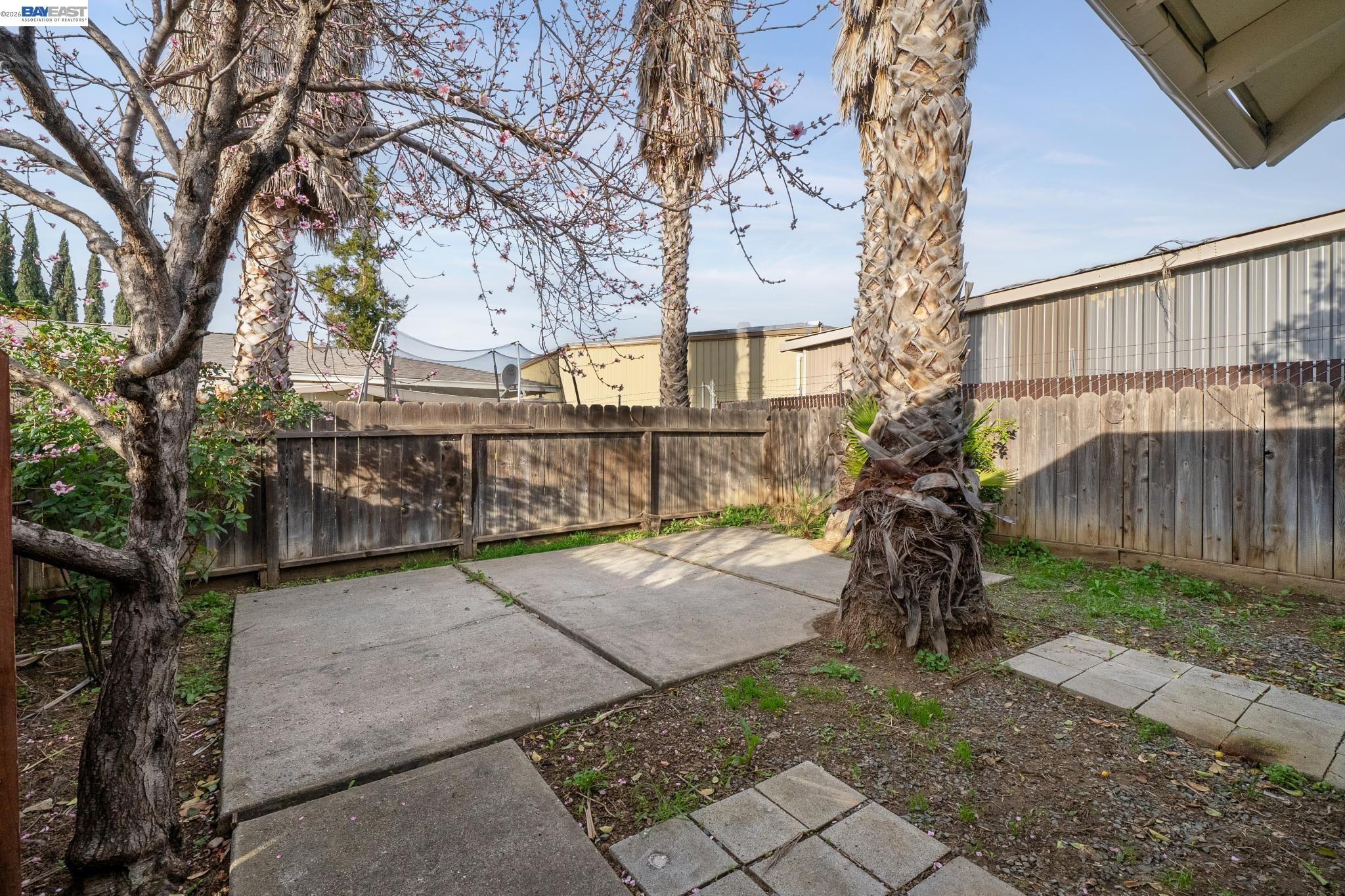 1384 Berry Ln