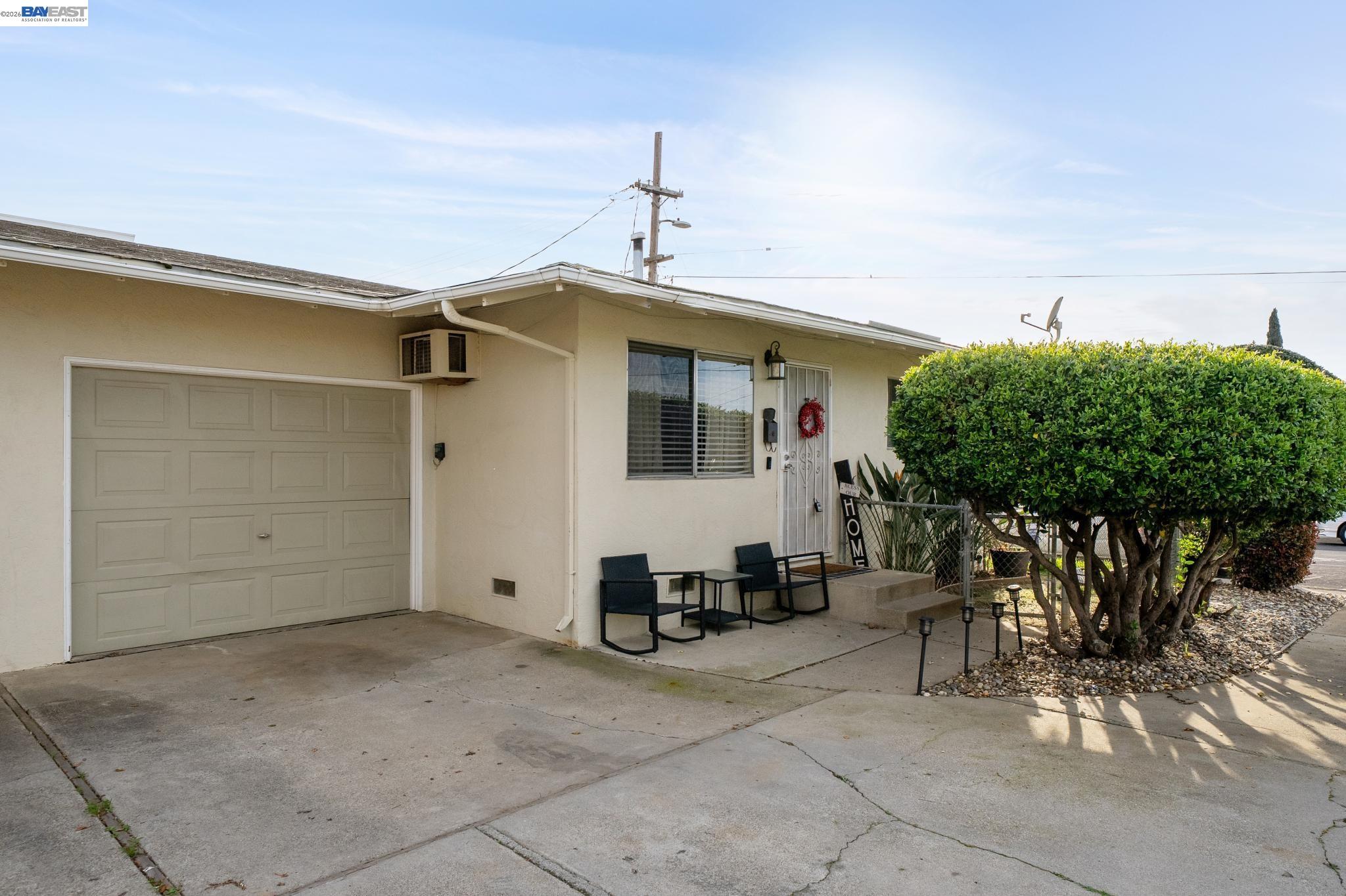 1384 Berry Ln
