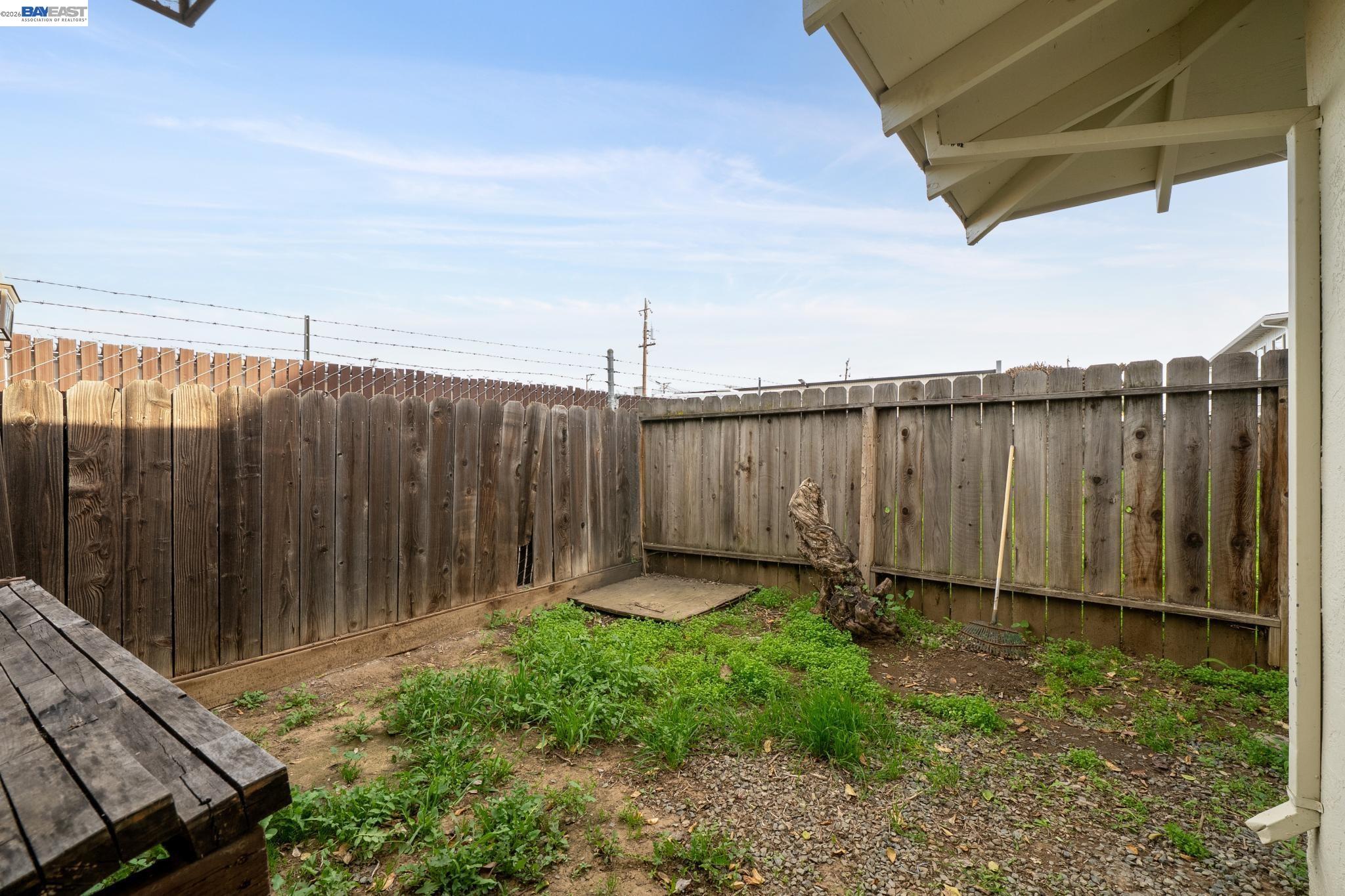 1384 Berry Ln