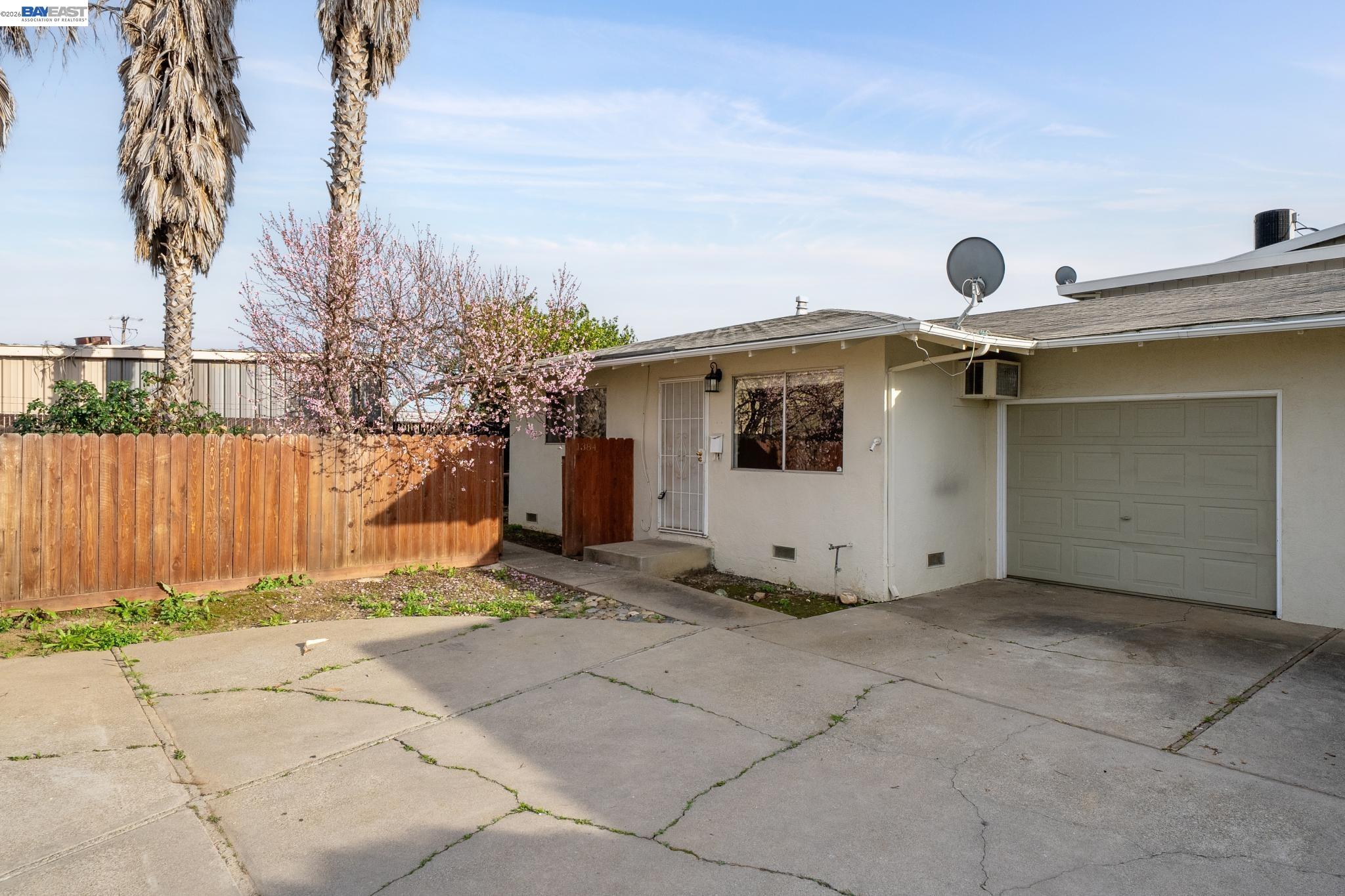 1384 Berry Ln