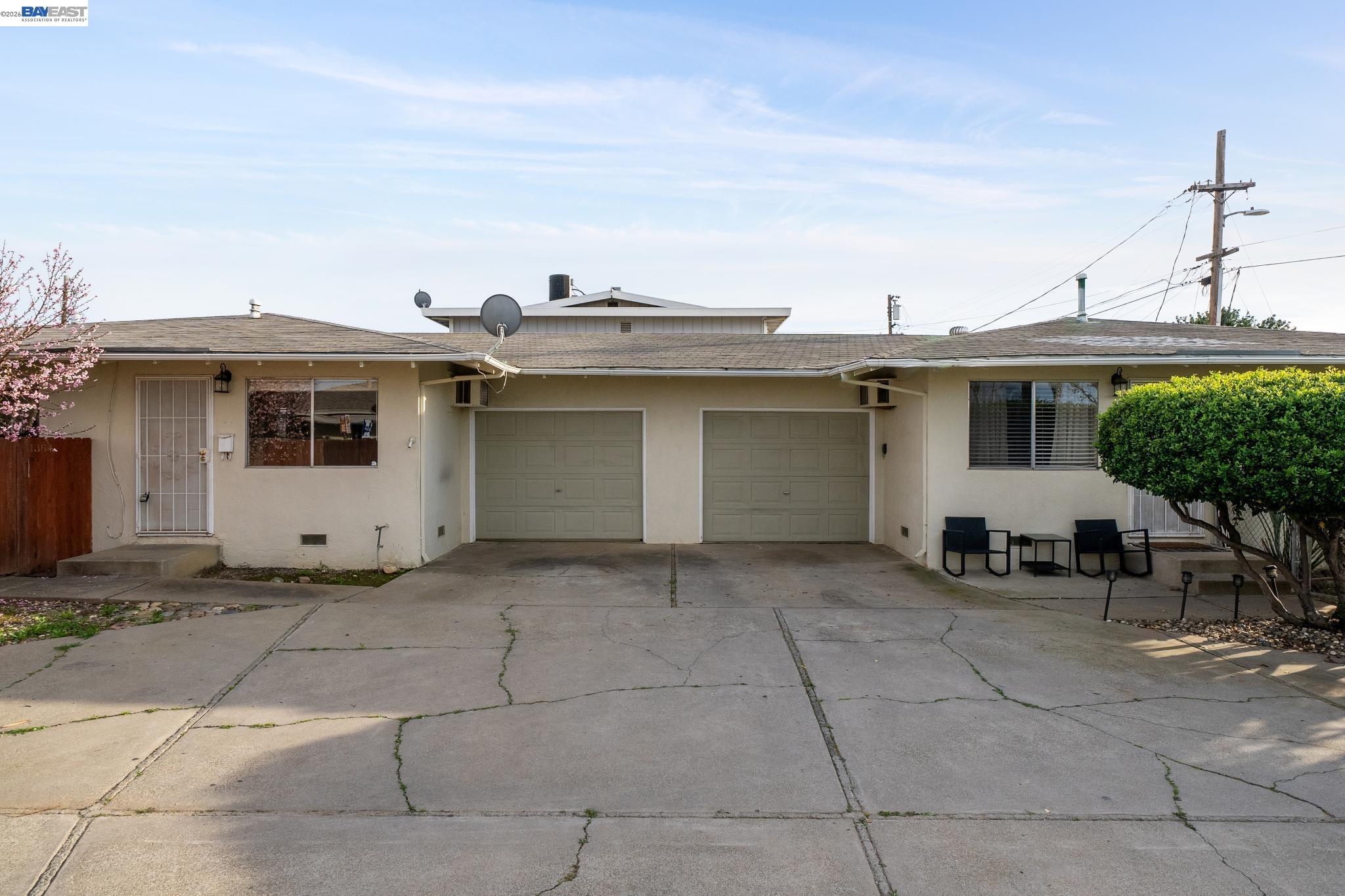 1384 Berry Ln