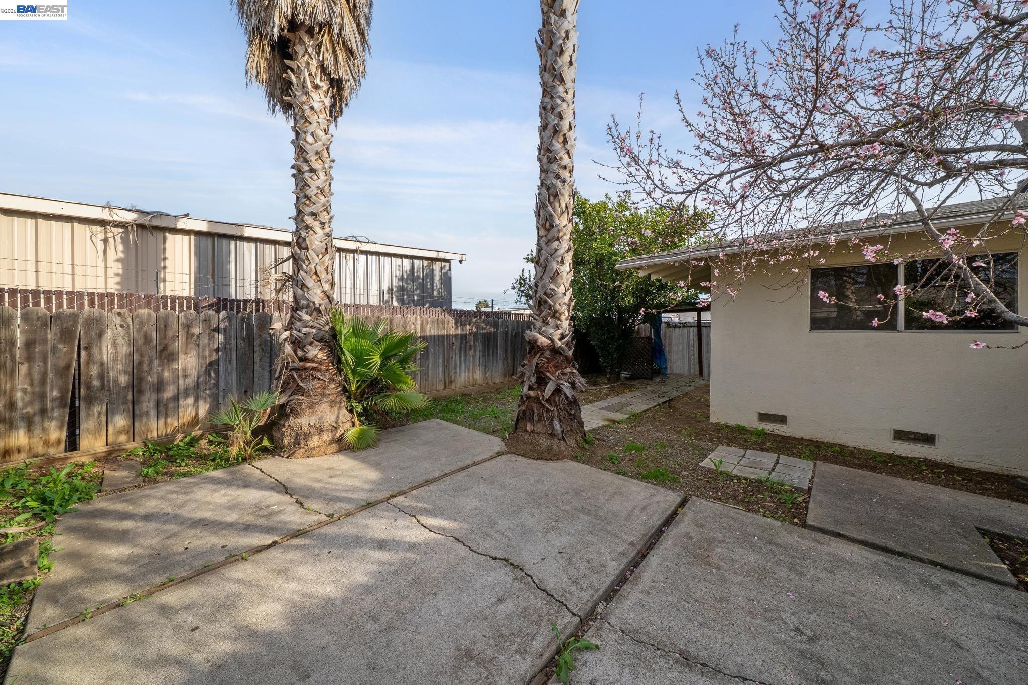 1384 Berry Ln